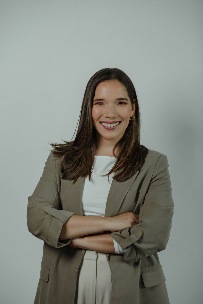 Mgtr. Natalia López, Neuropsicóloga en Panamá, con actitud profesional y confianza